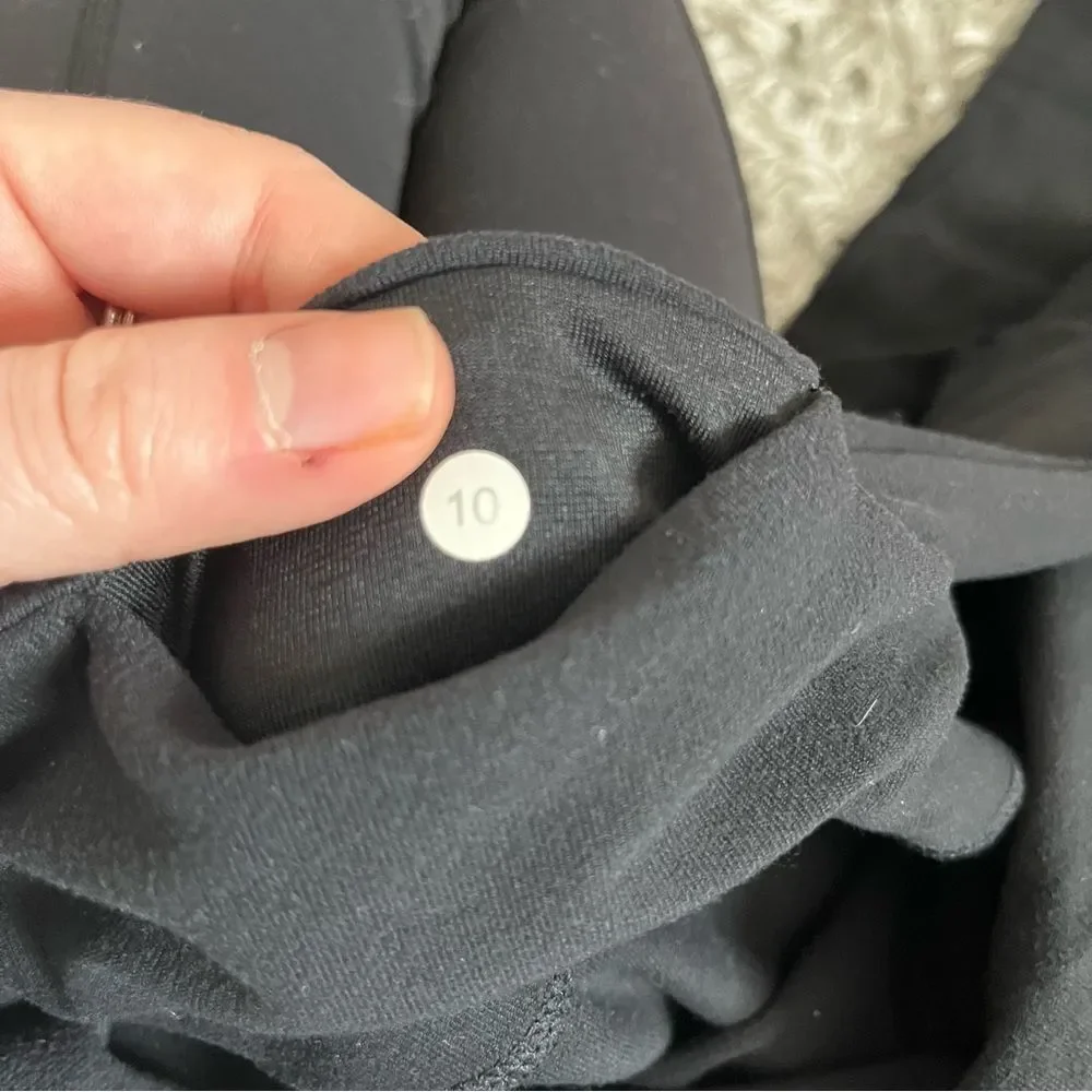 Lululemon black 21” leggings size 10